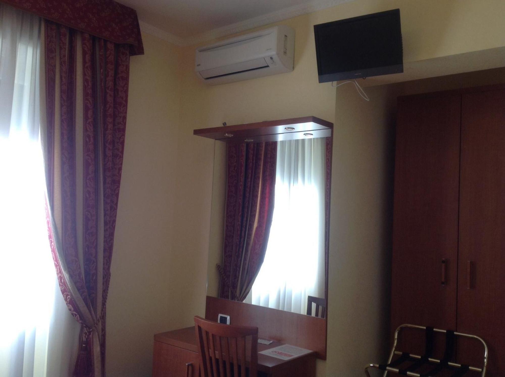 Residenza Fermi Hotel Roma Phòng bức ảnh
