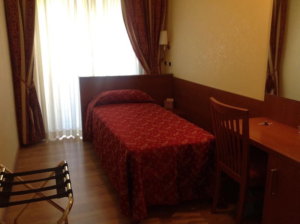 Residenza Fermi Hotel Roma Ngoại thất bức ảnh