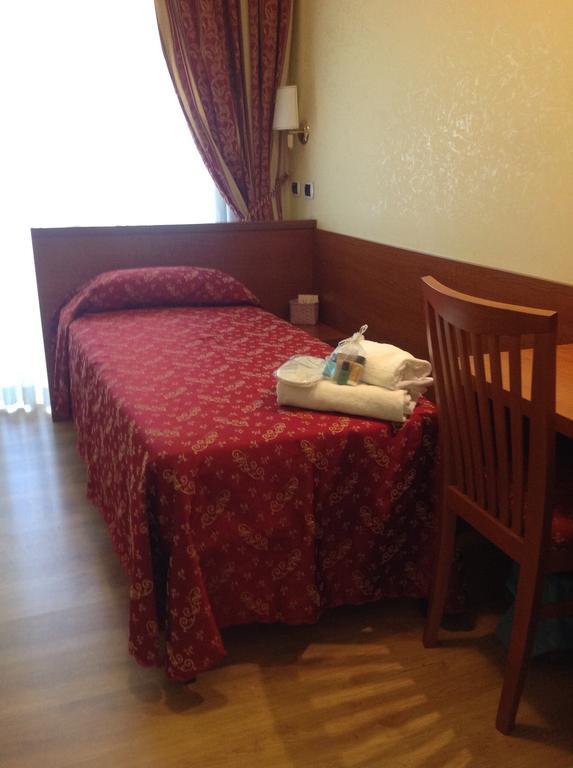 Residenza Fermi Hotel Roma Ngoại thất bức ảnh