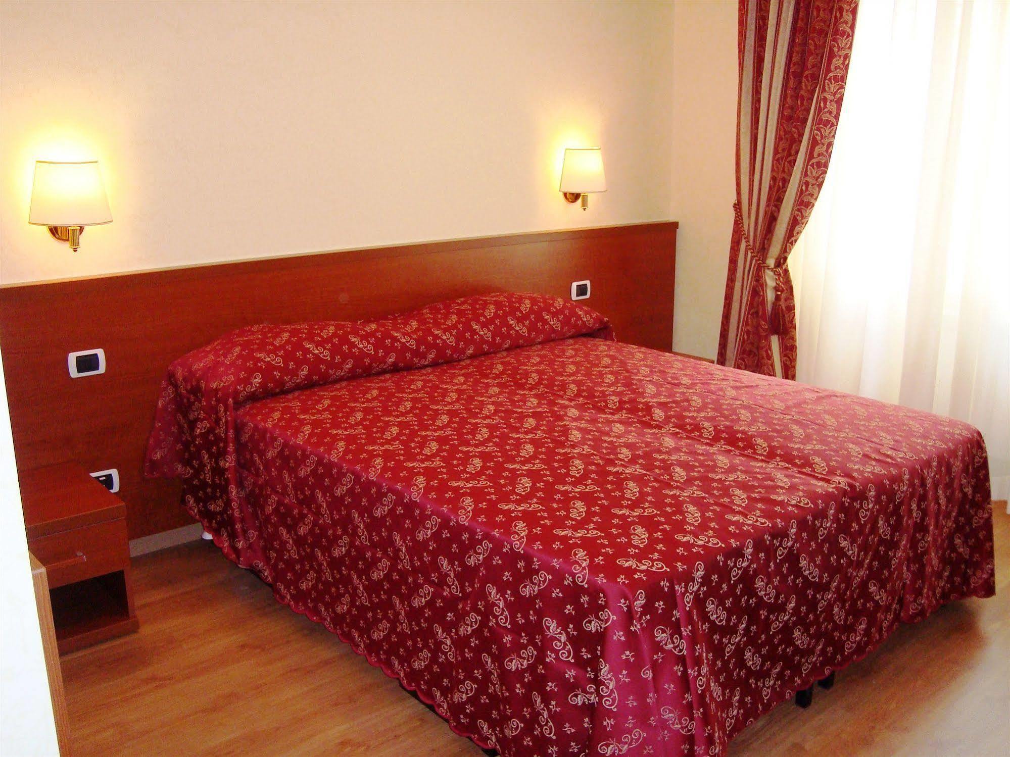 Residenza Fermi Hotel Roma Ngoại thất bức ảnh