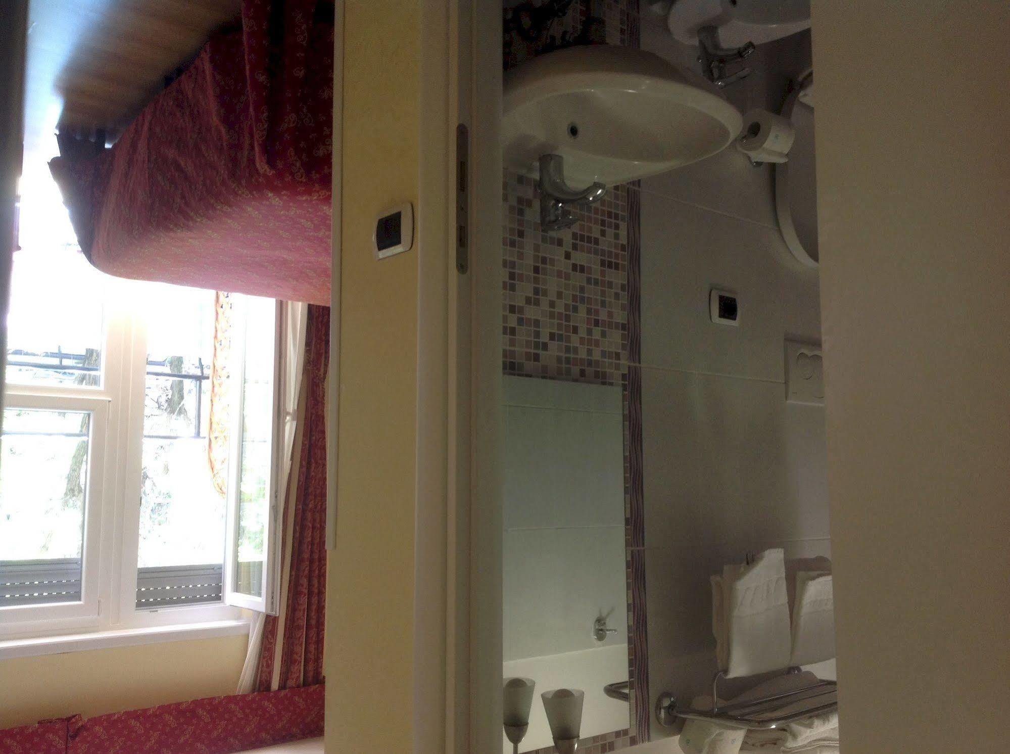Residenza Fermi Hotel Roma Ngoại thất bức ảnh
